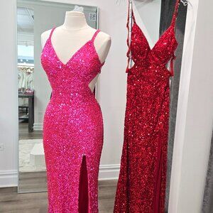 NWT Red Sequin Fitted V-Neck Strappy Back Gown Size 00 Style 5221